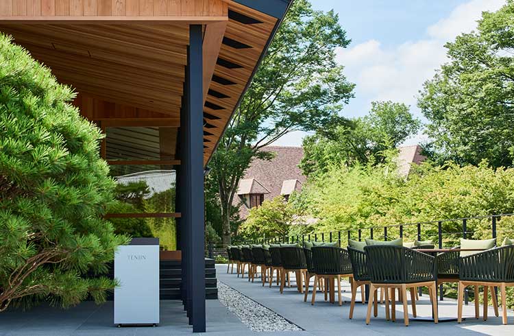 River side Champagne Garden