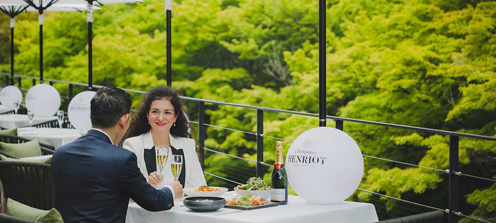 River side Champagne Garden