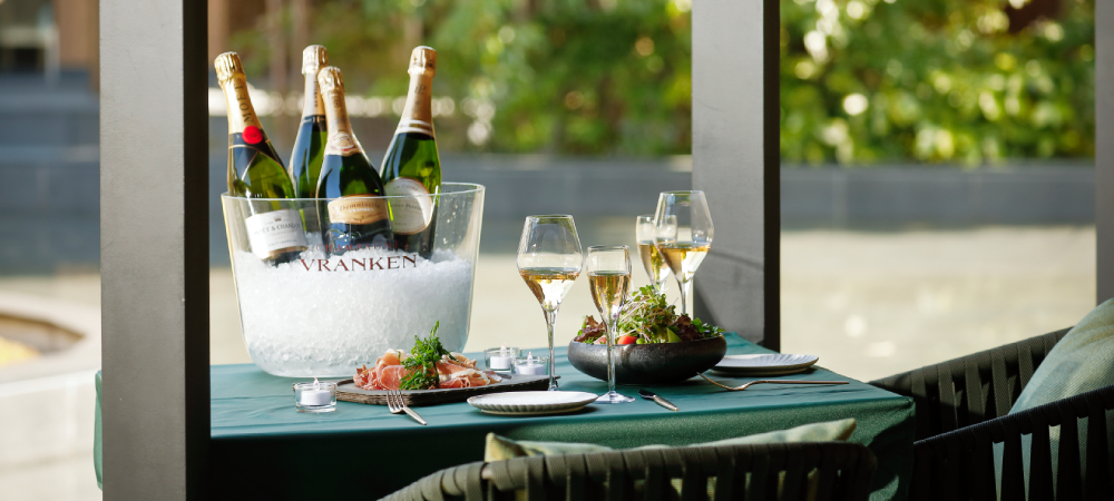 シャンパーニュ・リュミエール（水盤席）