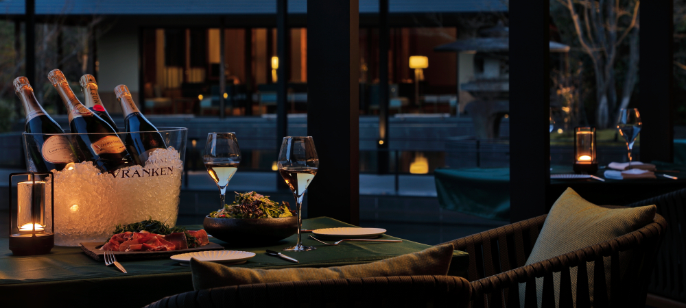 シャンパーニュ・リュミエール（水盤席）